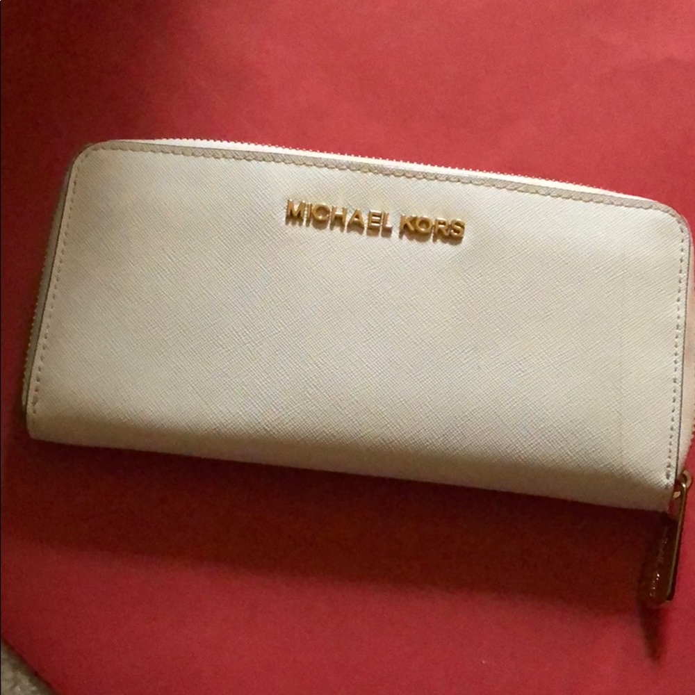MK white wallet